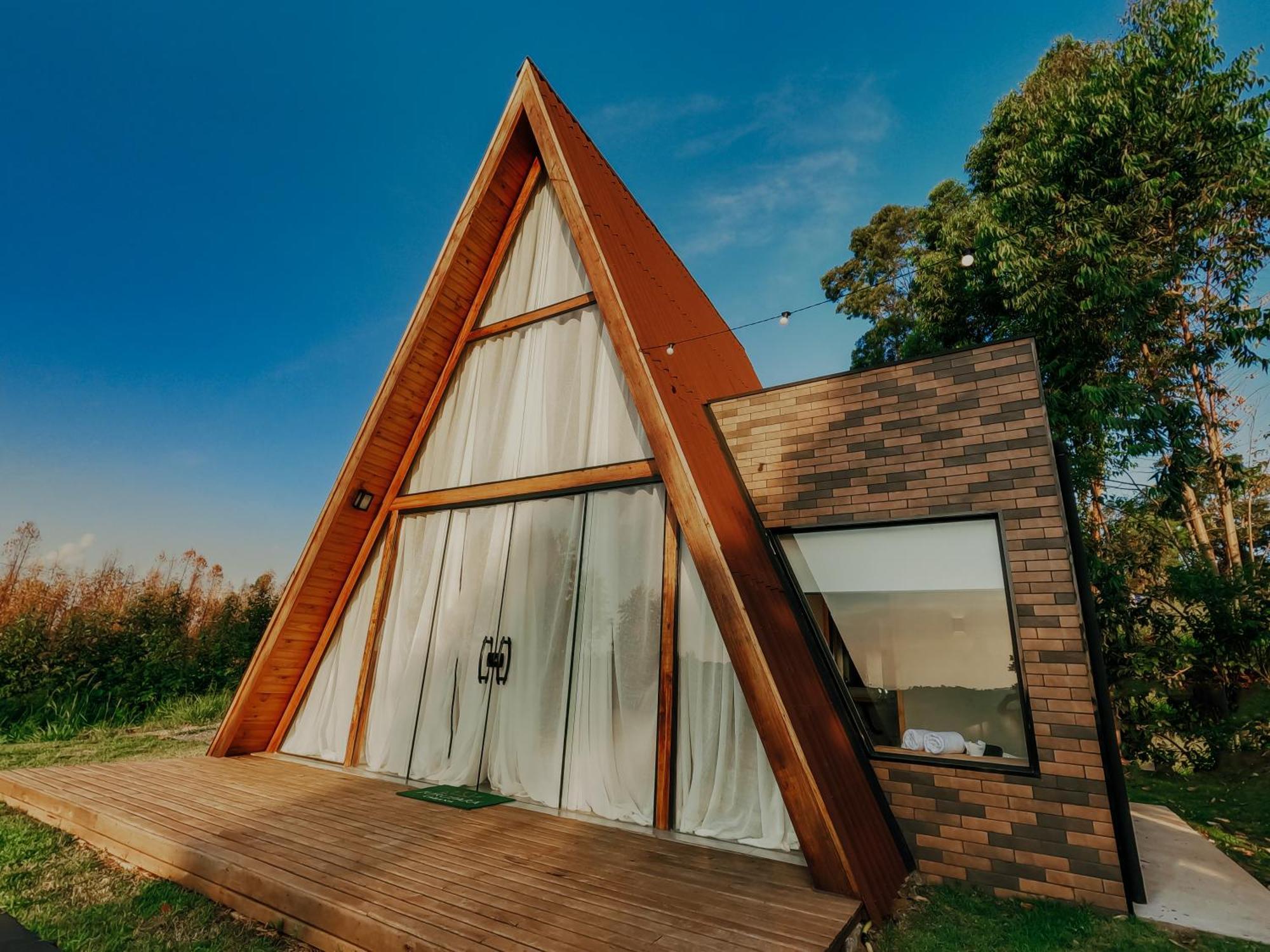 Chalet Jurupara Piedade (Sao Paulo)